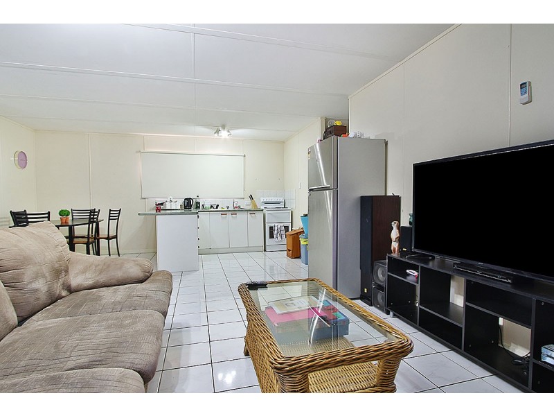 31 John St, Marburg QLD 4346