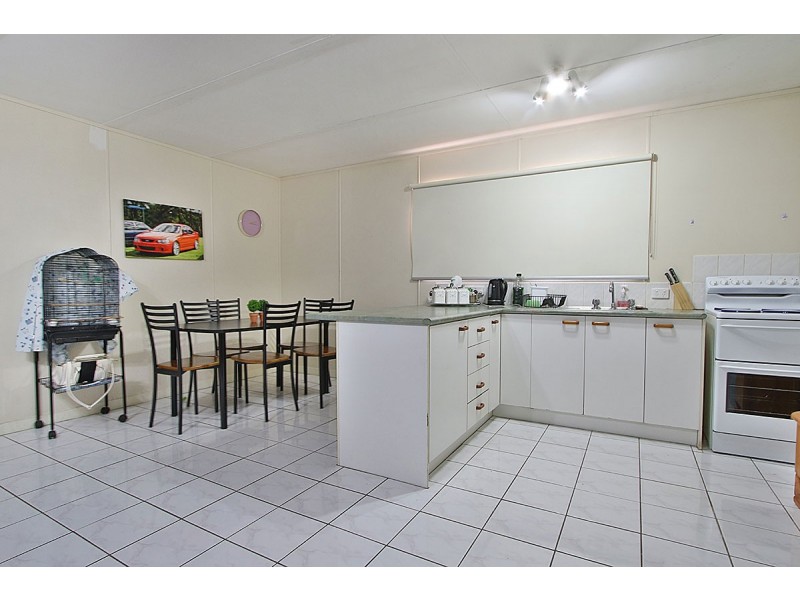 31 John St, Marburg QLD 4346
