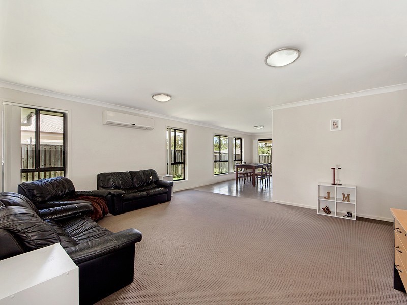 94 Honeywood Drive, Fernvale QLD 4306