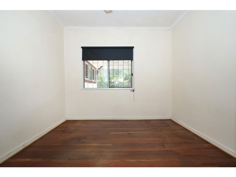 8 Barker Street, Ipswich QLD 4305