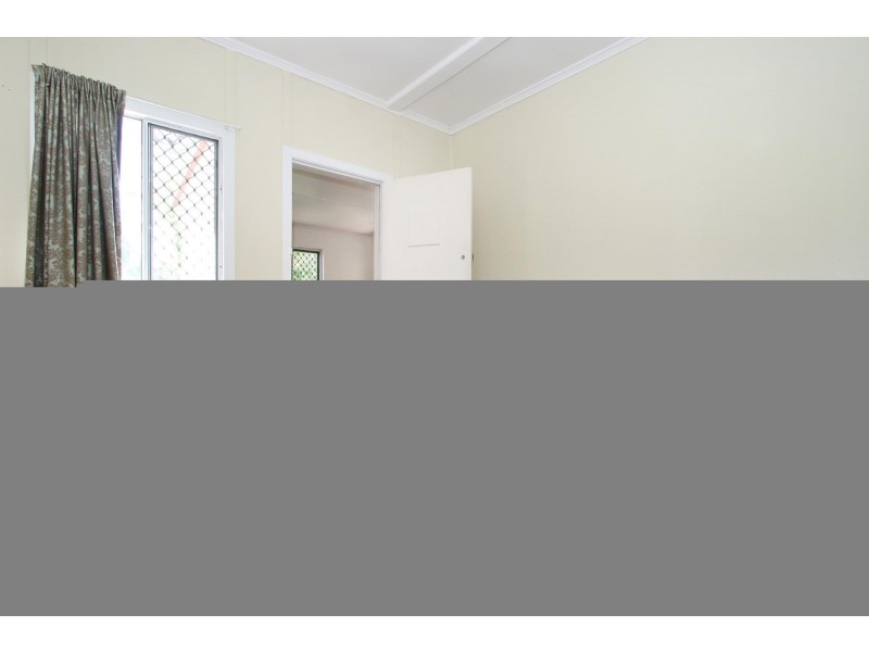 8 Barker Street, Ipswich QLD 4305