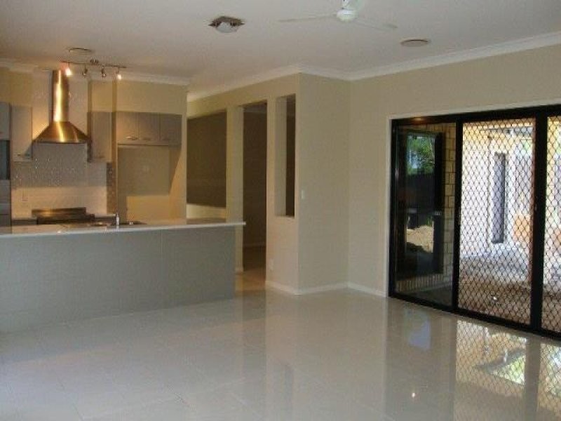 25 Westaway Crescent, Bellbowrie QLD 4070