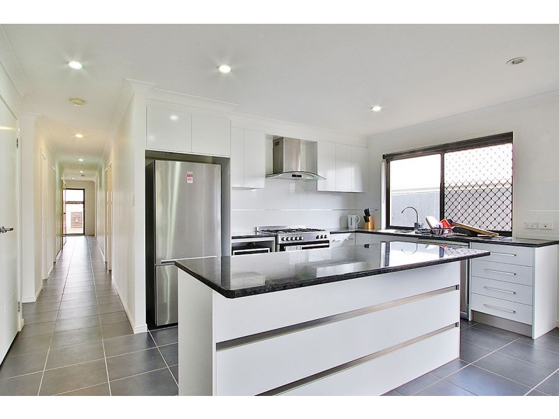 14 Spey Close, Deebing Heights QLD 4306