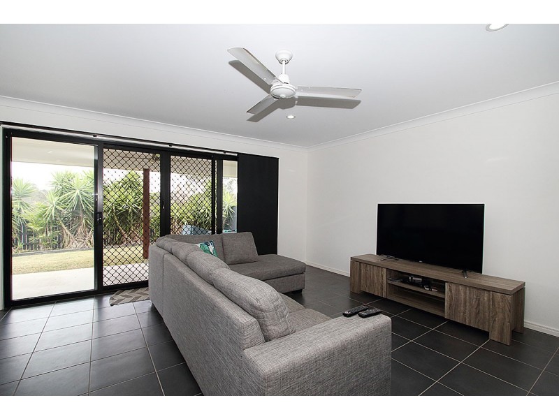 14 Spey Close, Deebing Heights QLD 4306