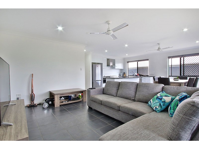 14 Spey Close, Deebing Heights QLD 4306