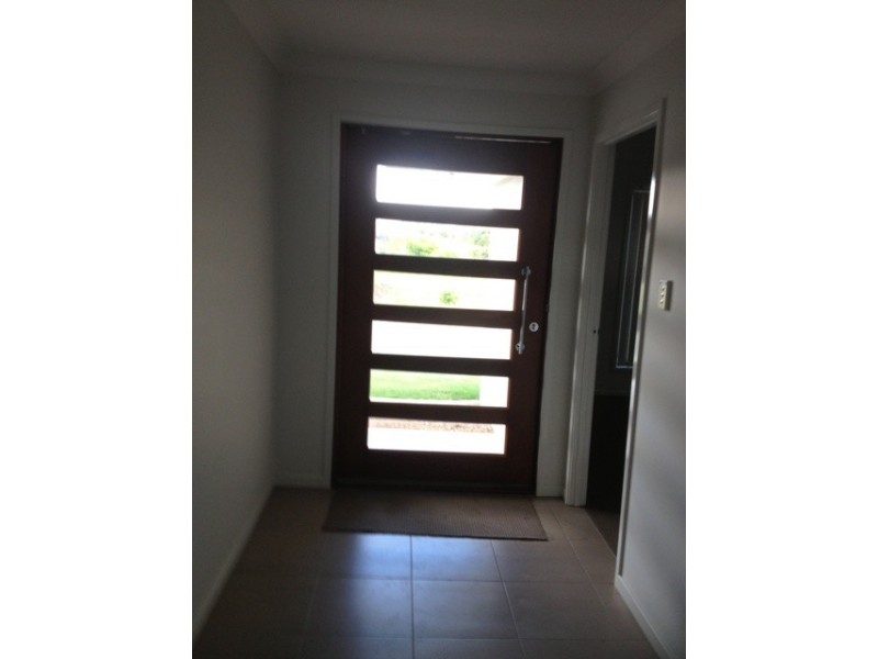 12 Pendragon Street, Raceview QLD 4305