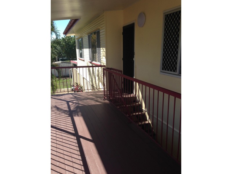 32 Selwyn St, North Booval QLD 4304