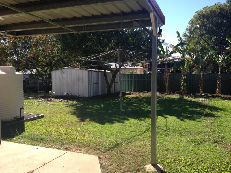 32 Selwyn St, North Booval QLD 4304