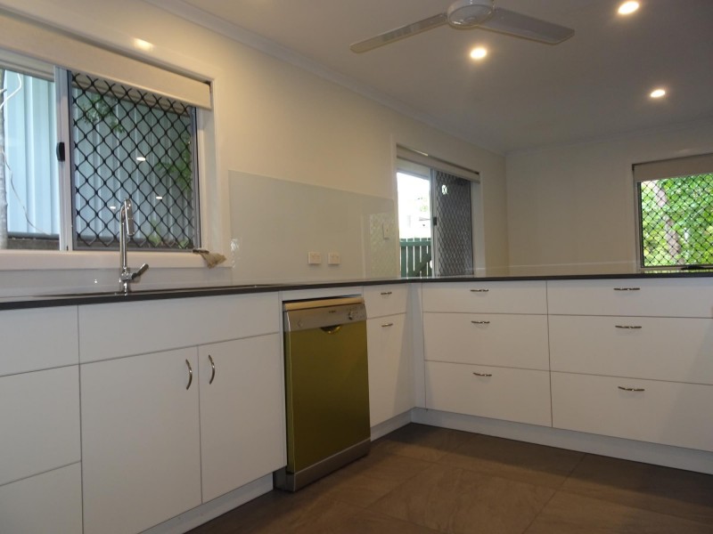 29 MAZZARD ST, Bellbowrie QLD 4070