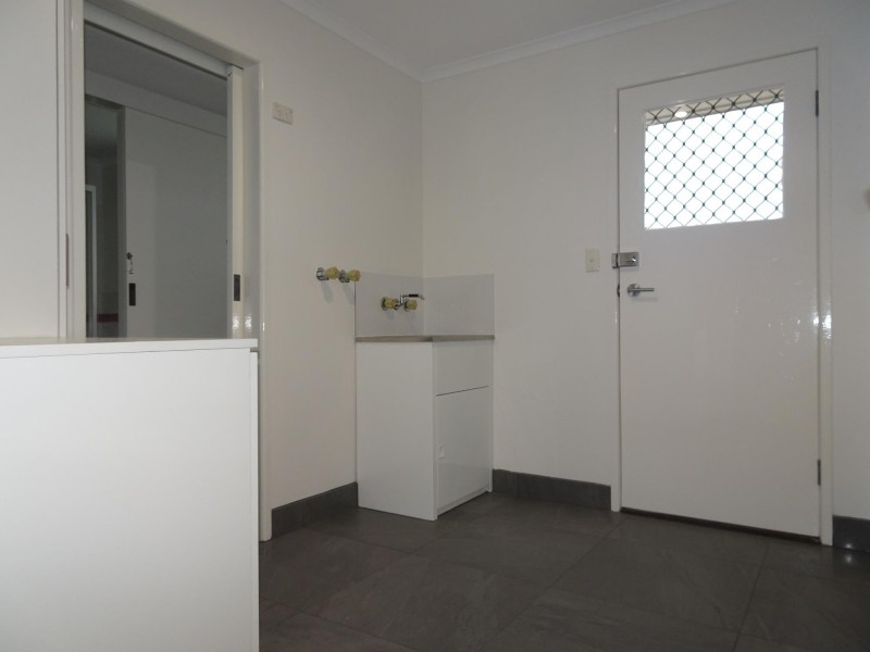 29 MAZZARD ST, Bellbowrie QLD 4070