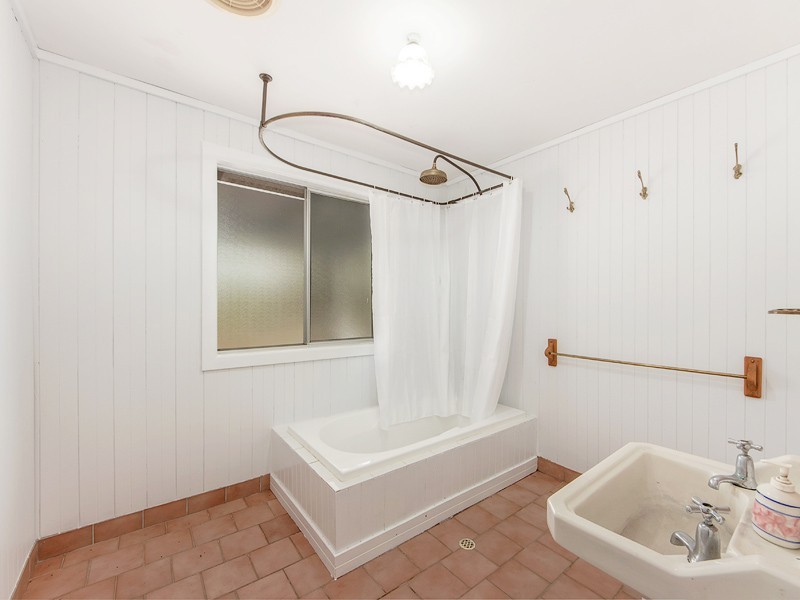 15 Franks Road, Regency Downs QLD 4341