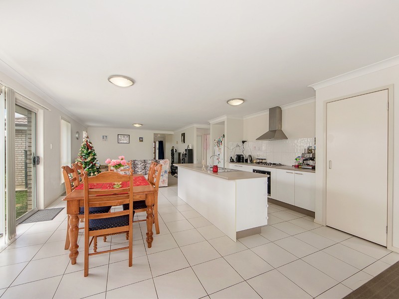 35 Peregrine Drive, Lowood QLD 4311