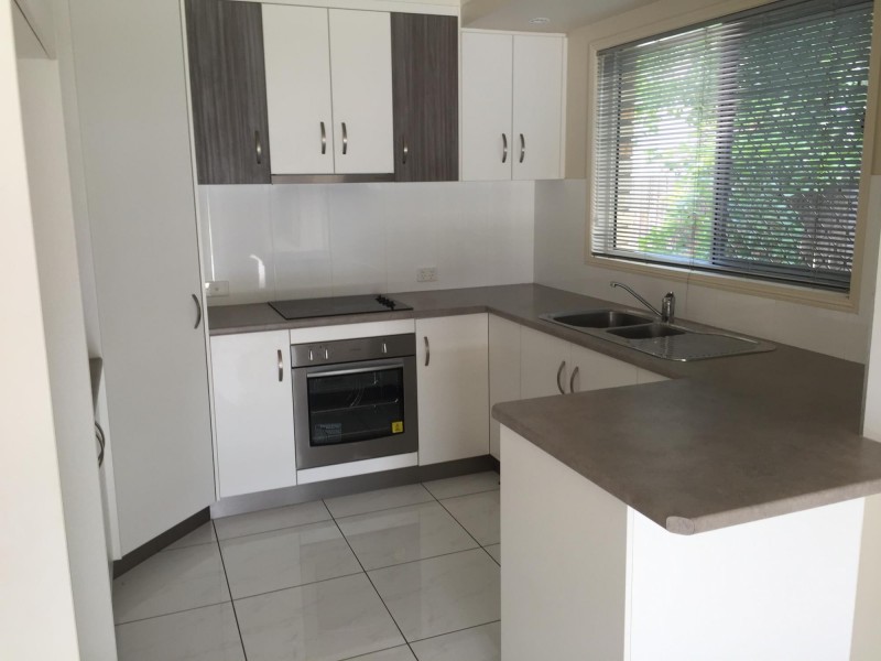 2/11 Galah Street, Churchill QLD 4305