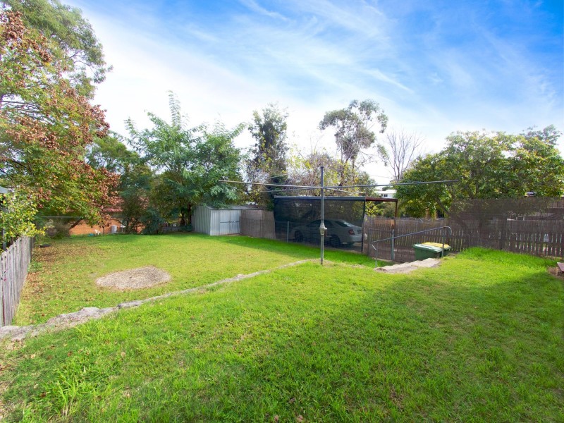 11 GUILFOYLE STREET, Churchill QLD 4305