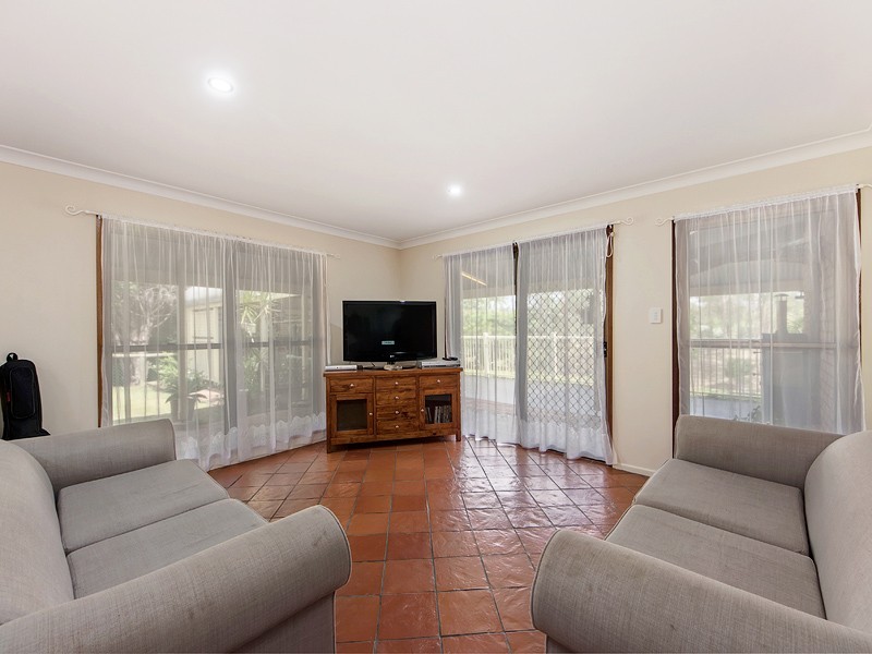 1 Tallarook Crt, Karana Downs QLD 4306