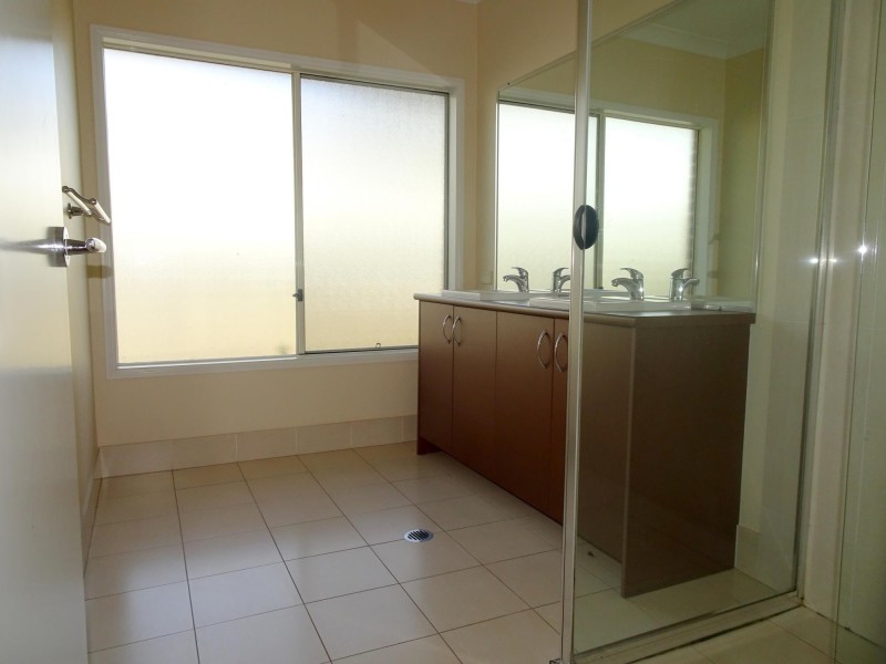 129 Beaufort Crescent, Moggill QLD 4070
