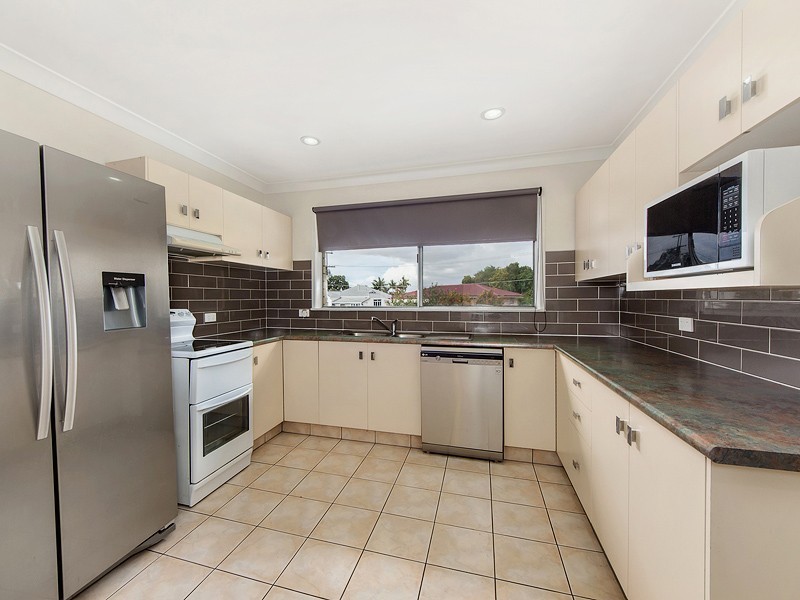 1 Creston Street, Raceview QLD 4305