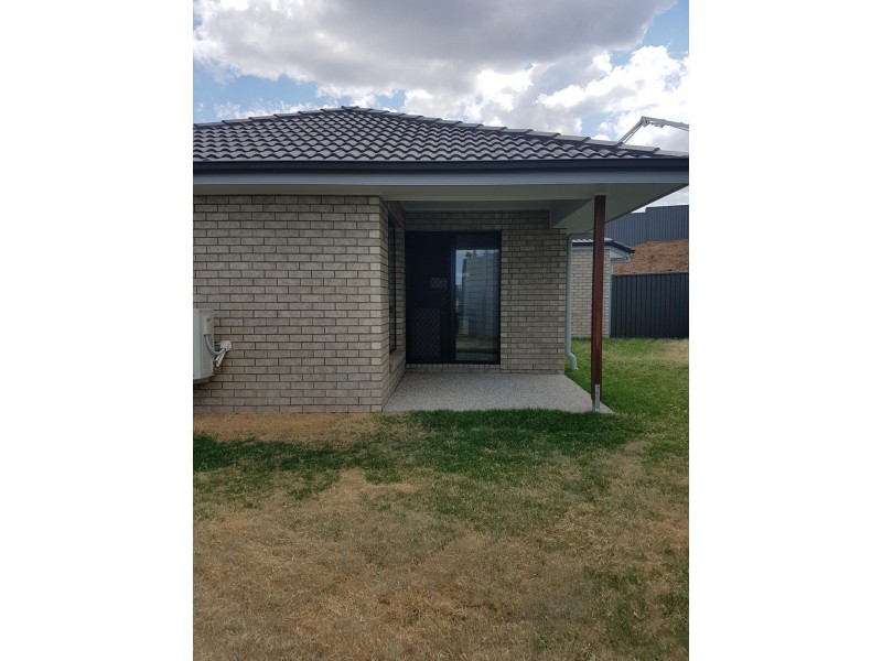 2/2 Sapphire Street, Brassall QLD 4305