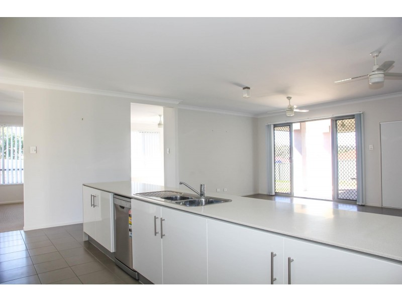 9 Lilly Court, Yamanto QLD 4305