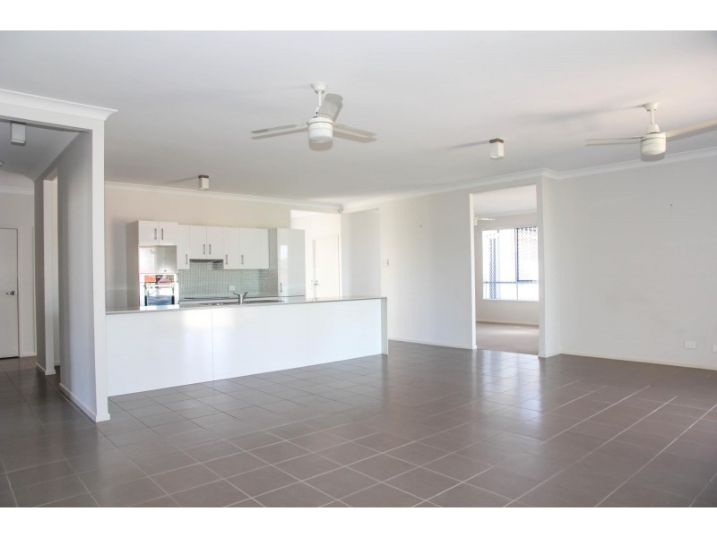 9 Lilly Court, Yamanto QLD 4305