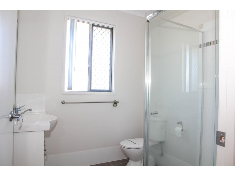9 Lilly Court, Yamanto QLD 4305