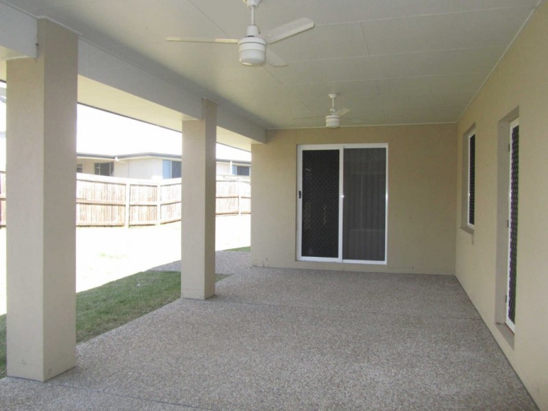 17 Iris Court, Yamanto QLD 4305