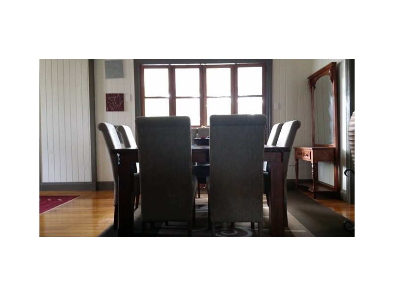 4 Fifer Street, Eastern Heights QLD 4305