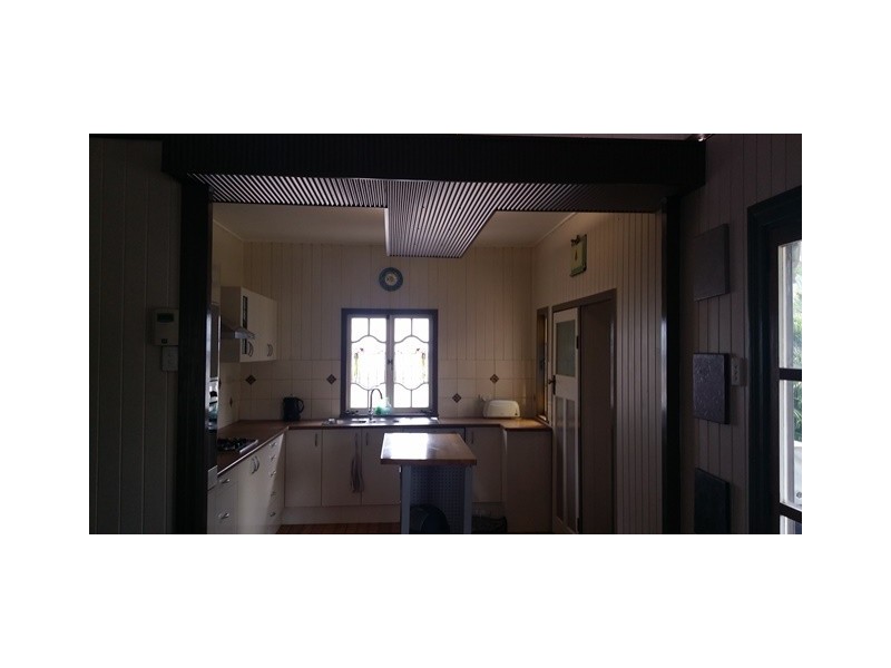 4 Fifer Street, Eastern Heights QLD 4305