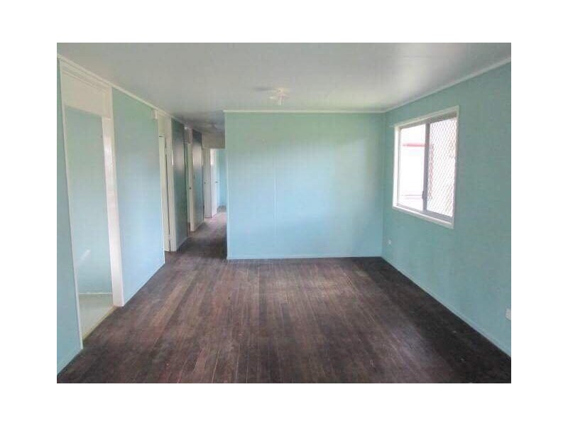 27 Bannerman Street, Riverview QLD 4303