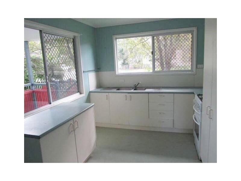 27 Bannerman Street, Riverview QLD 4303