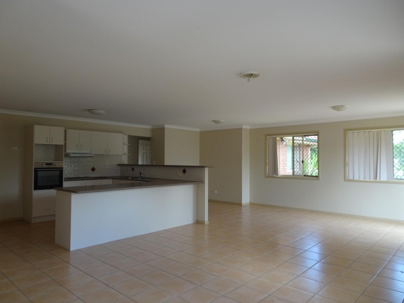 8 Mayfair Place, Moggill QLD 4070