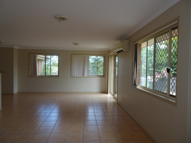 8 Mayfair Place, Moggill QLD 4070