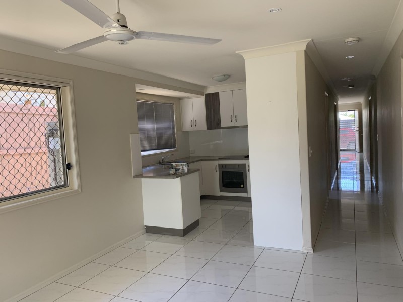 2/11 Galah Street, Churchill QLD 4305