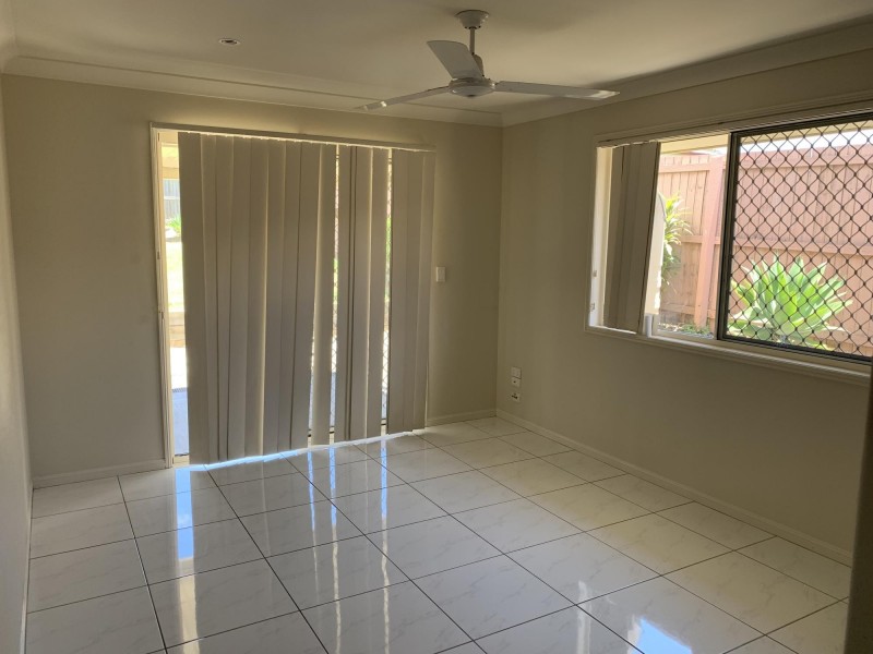 2/11 Galah Street, Churchill QLD 4305