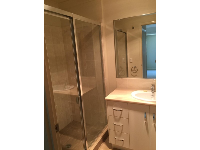 2/11 Galah Street, Churchill QLD 4305