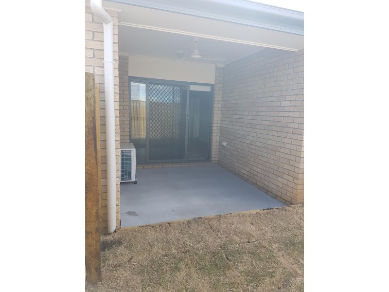 1/2 Rosella Way, Deebing Heights QLD 4306