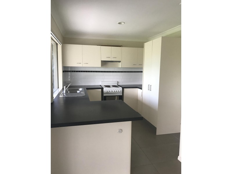 54 Selwyn Street, North Booval QLD 4304