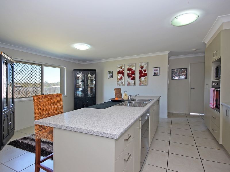 14 BAYSTONE PLACE, Raceview QLD 4305