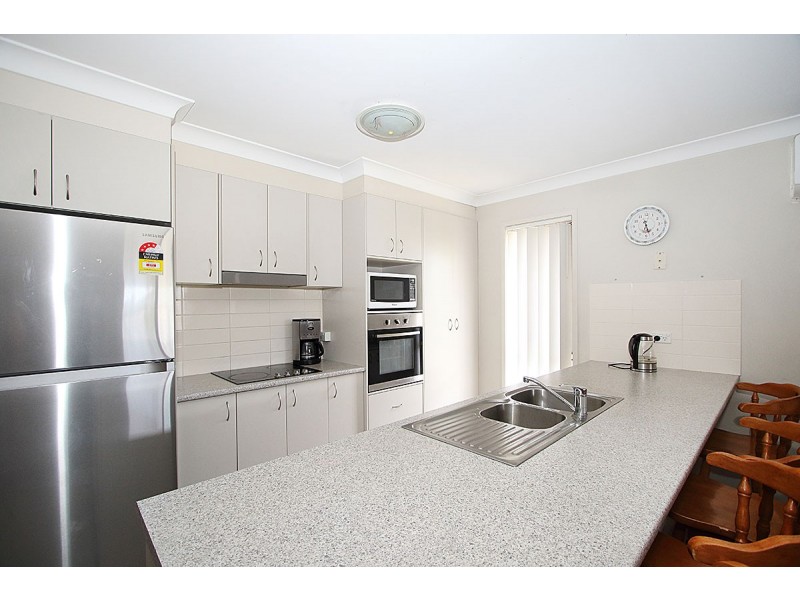 4 Baystone Pl, Raceview QLD 4305