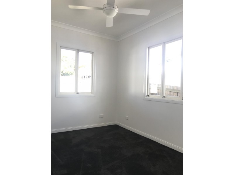 15 Lusitania, Newtown QLD 4305