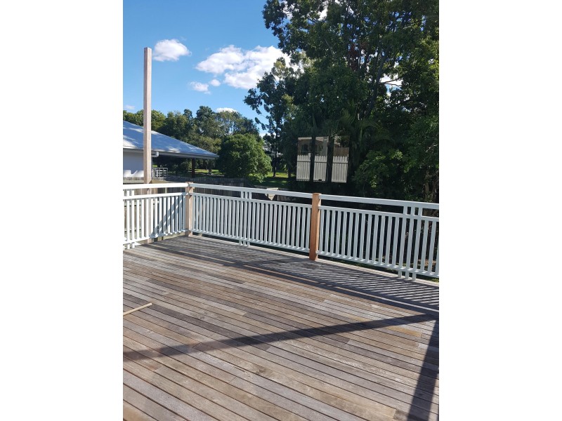 15 Lusitania, Newtown QLD 4305