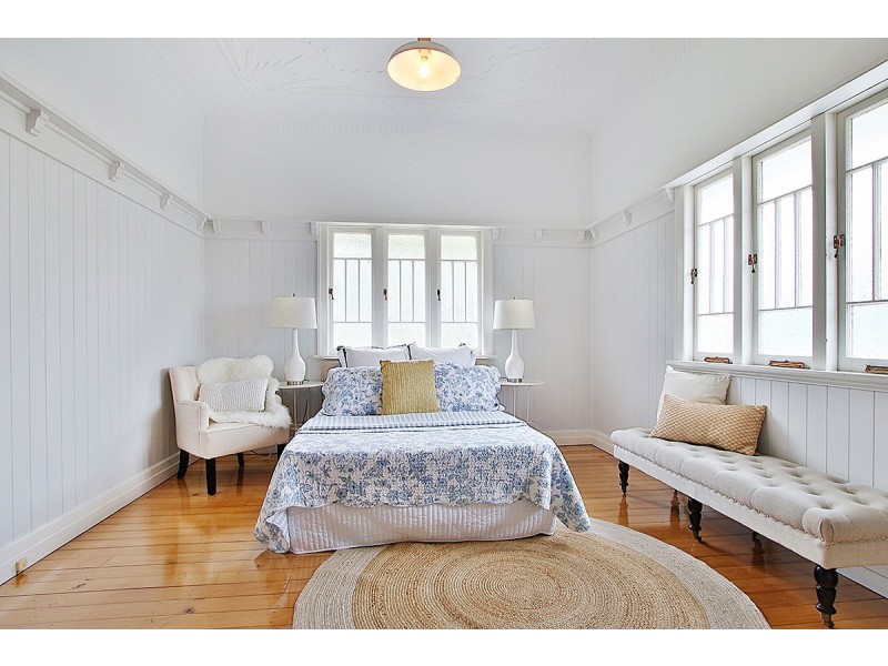 84 Warwick Road, Ipswich QLD 4305