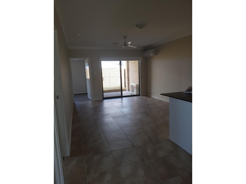 1/2 Rosella Way, Deebing Heights QLD 4306