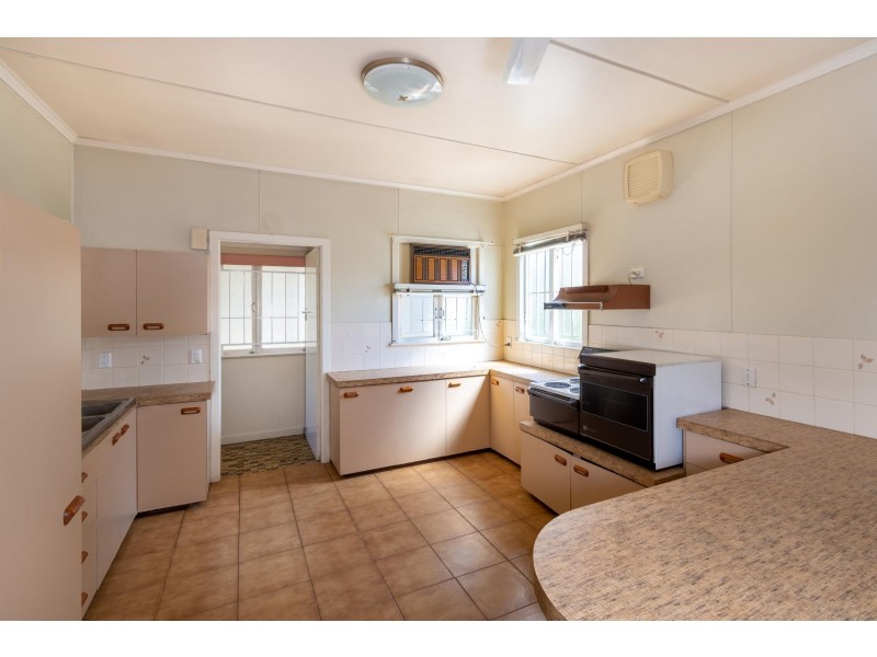 67 Warwick Rd, Ipswich QLD 4305
