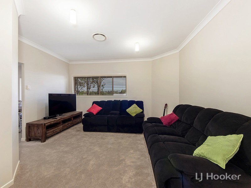 6 THOMPSON CRT, Kensington Grove QLD 4341