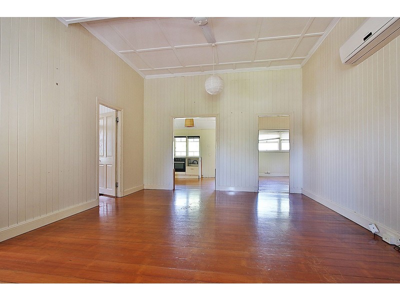 19 Salisbury Road, Ipswich QLD 4305