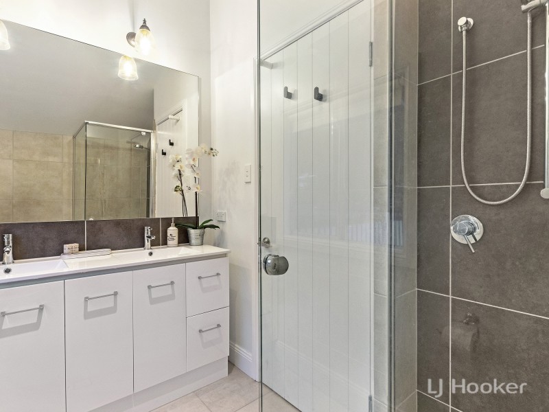 12 Green Street, Booval QLD 4304