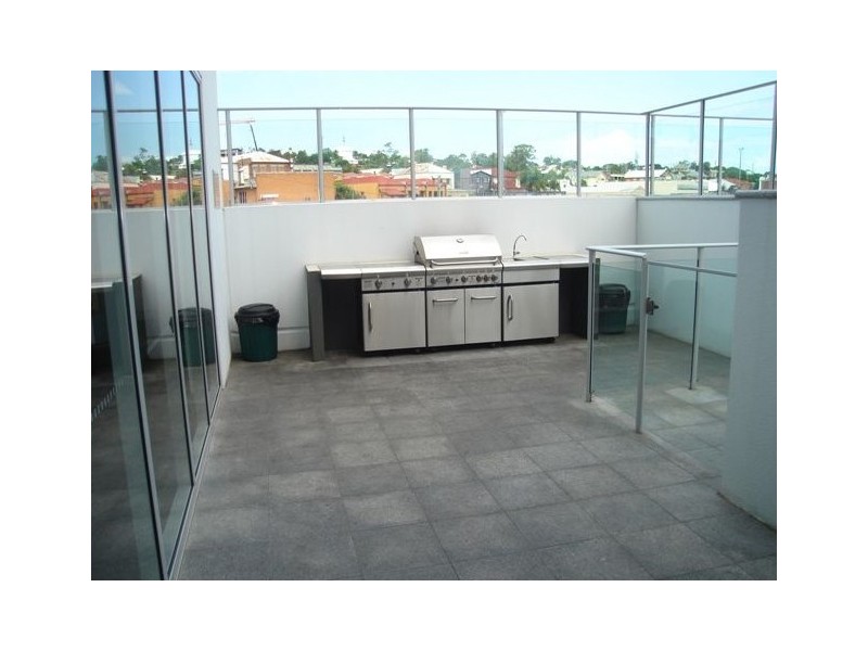 1005/11 Ellenborough Street, Woodend QLD 4305