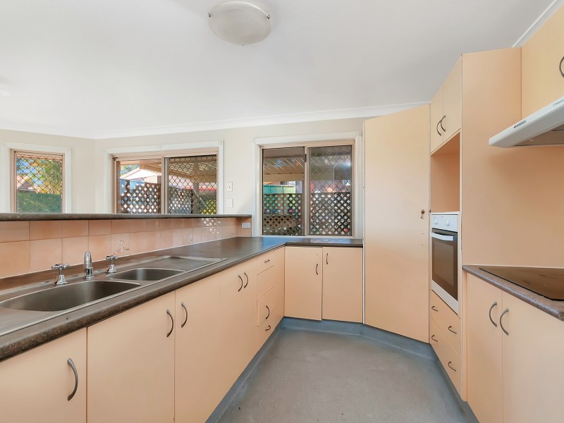 7 Alfred Place, Flinders View QLD 4305