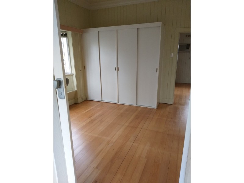 67 Warwick Rd, Ipswich QLD 4305